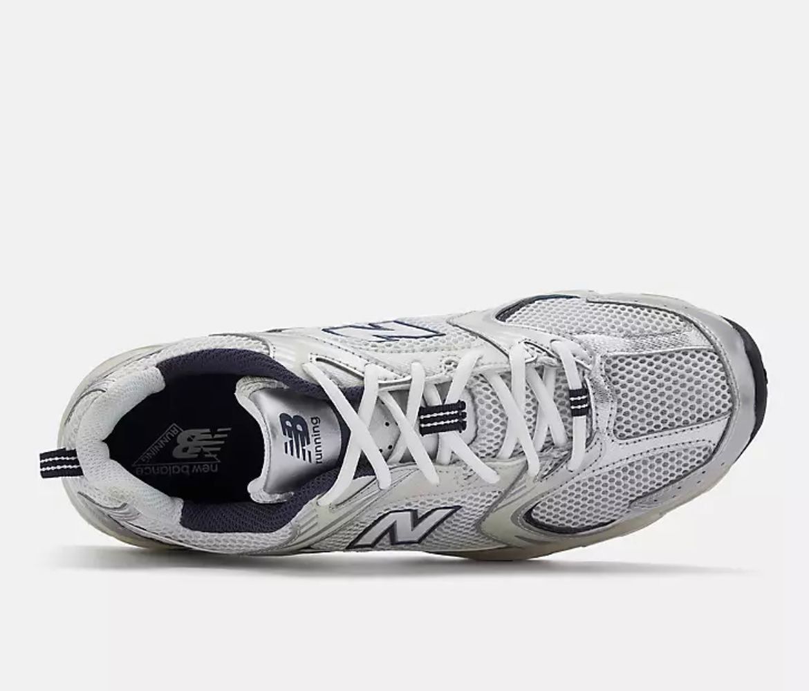 New Balance 530 trainers