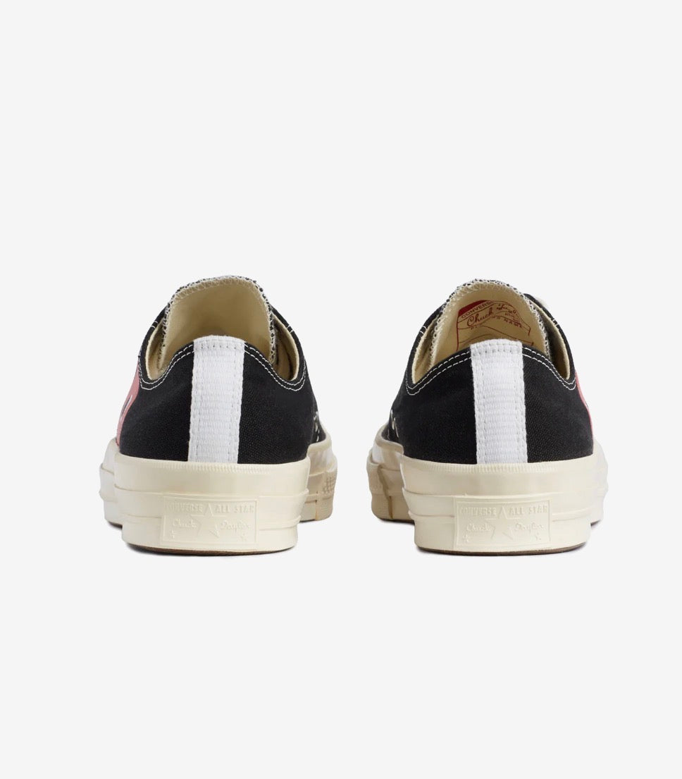 Converse Red Heart Chuck Taylor All Star ’70 Low Sneakers
Black