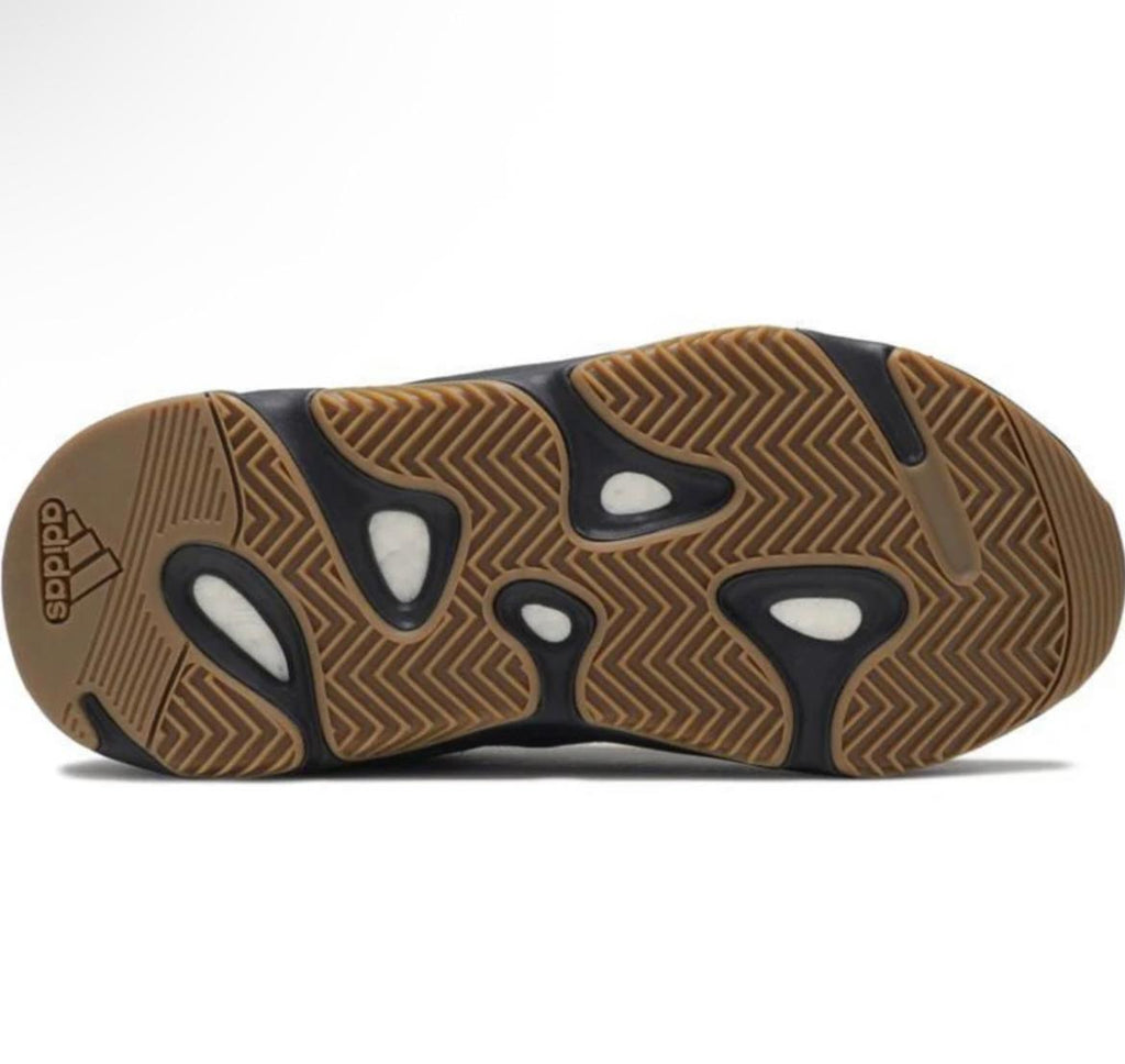 ADIDAS YEEZY
BOOST 700
UTILITY BLACK