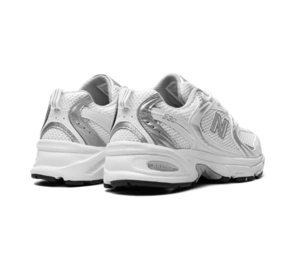 New Balance “530”