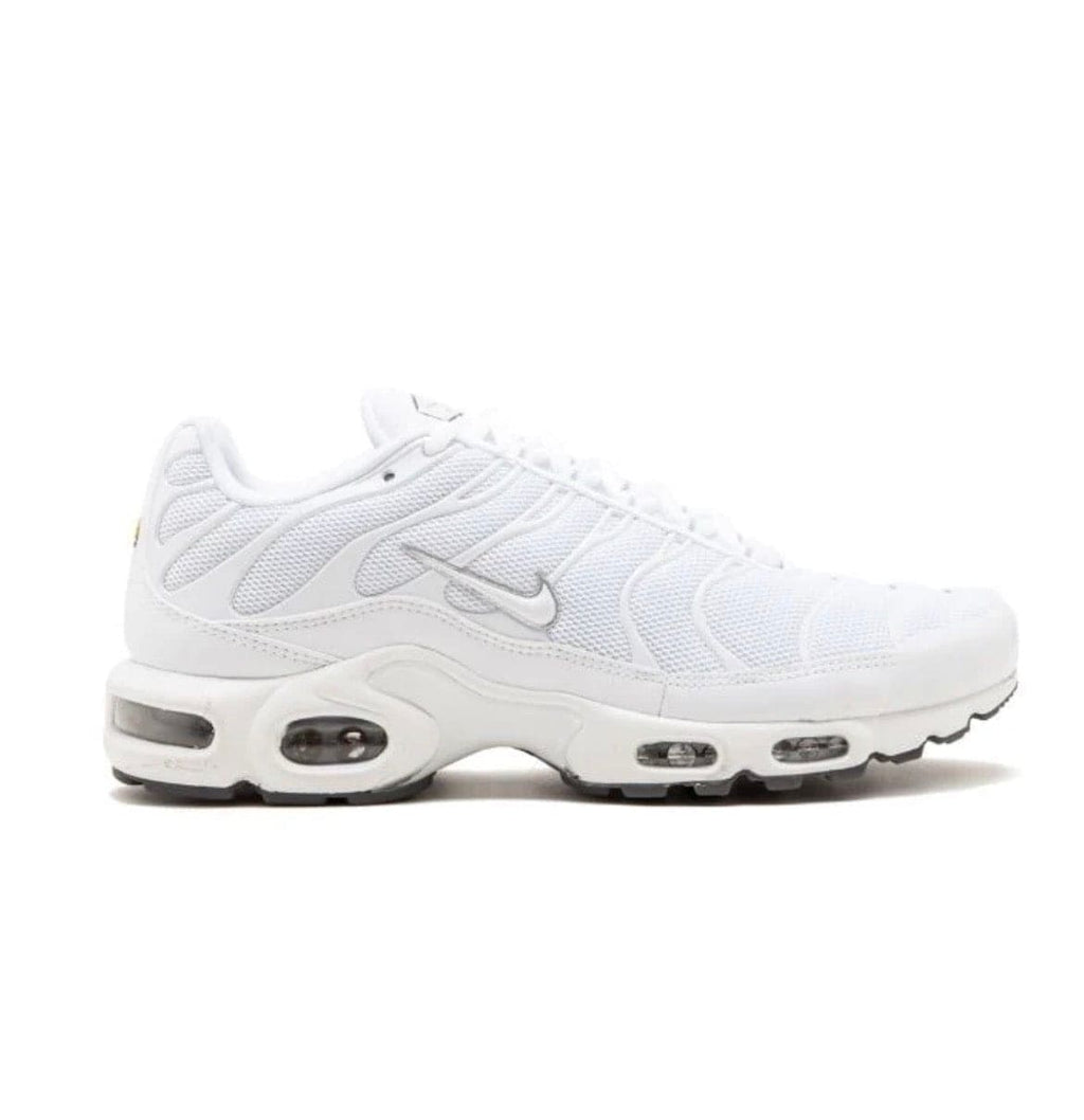 NIKE AIR MAX PLUS "TRIPLE WHITE"