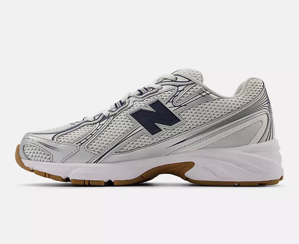 New balance “740”