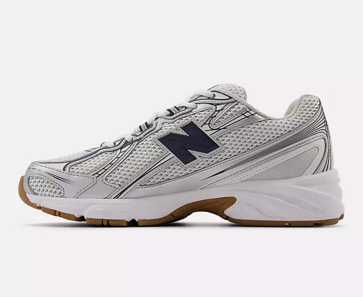 New balance “740”